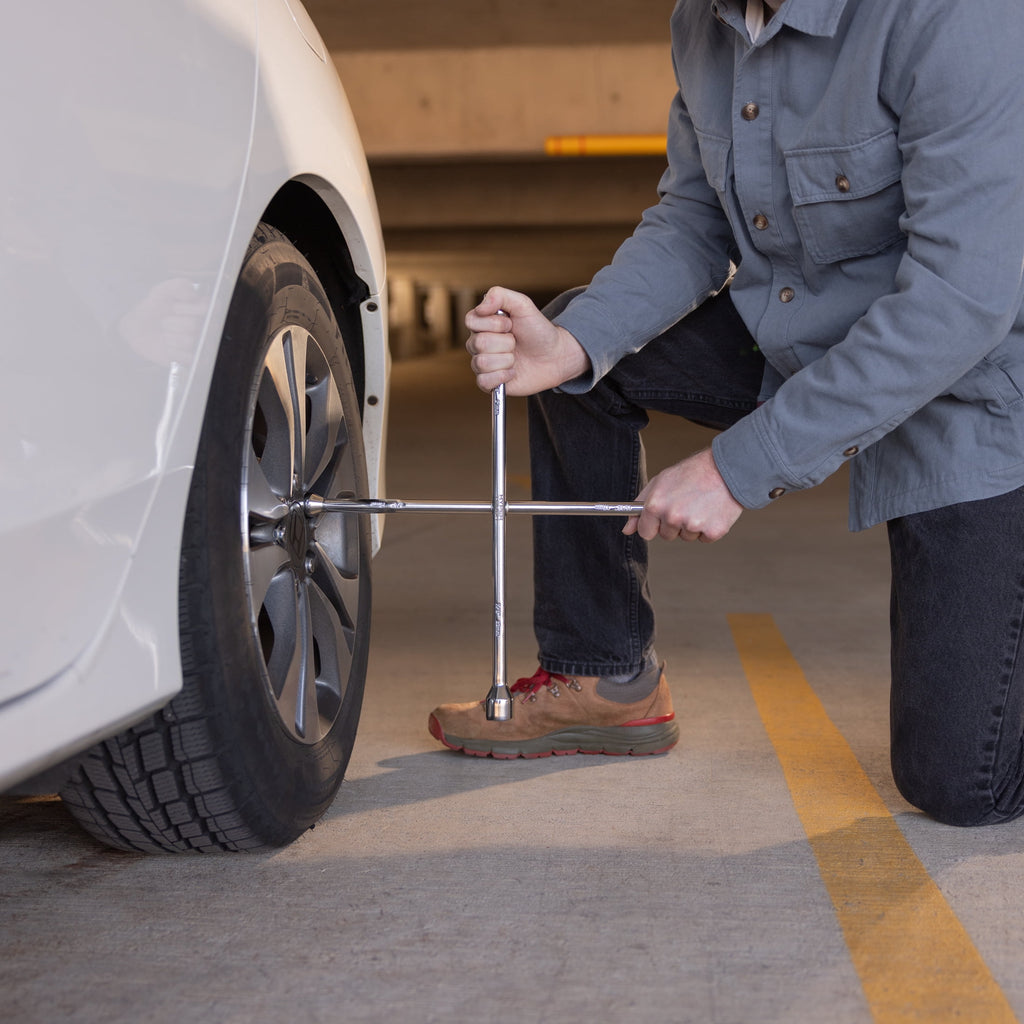 Hyper Tough 18-inch Lug Wrench with Plating for Tire Replacement