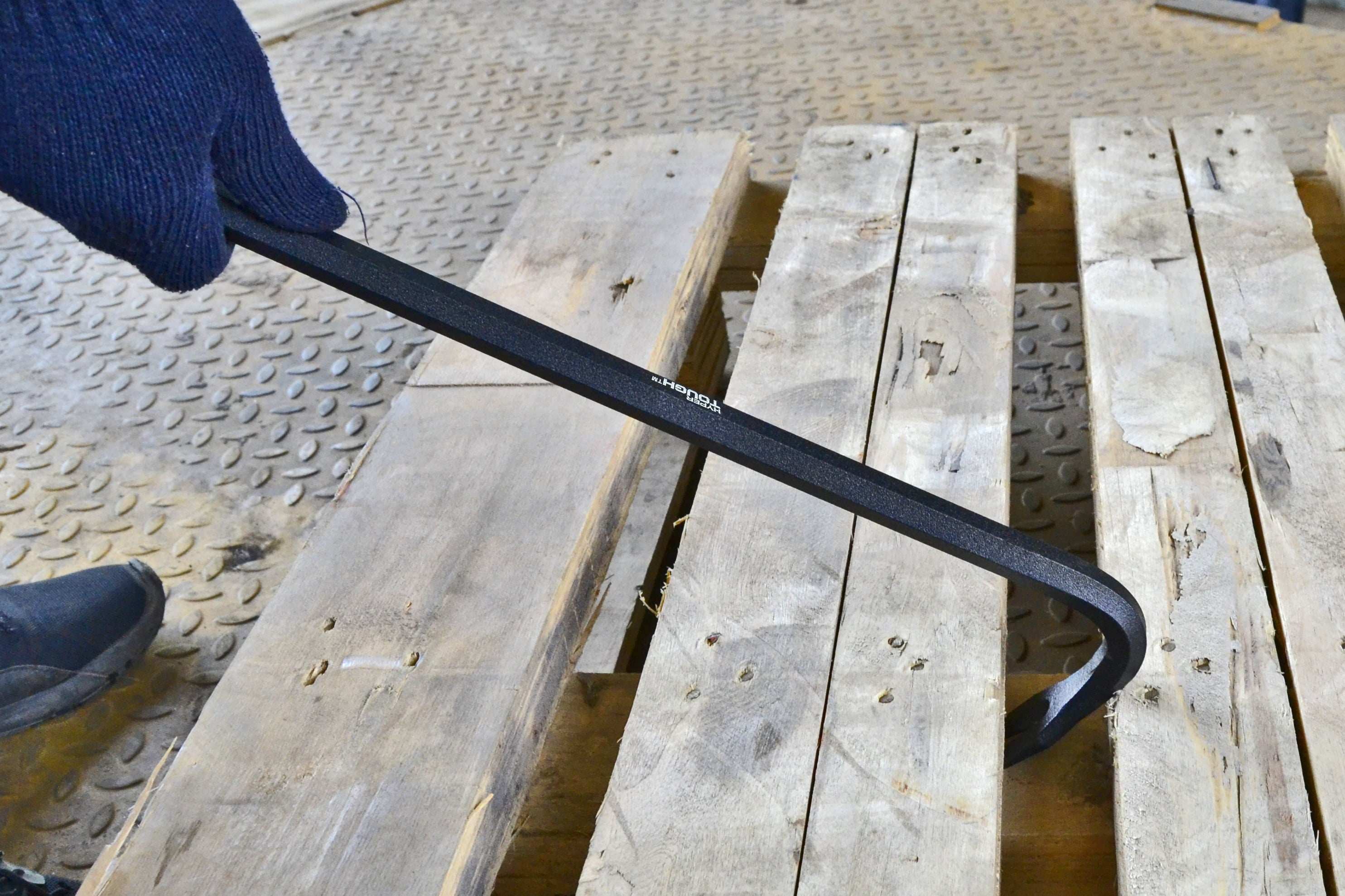(4 pack) Hyper Tough 18” Wrecking Bar, Nail Puller and Crowbar Tool